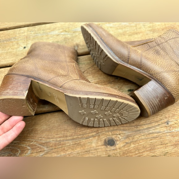 Roots Liberty Boot, size 39 - Picture 2 of 2